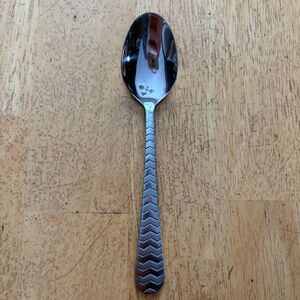Cambridge‎ Silver BERKSHIRE SAND Zig Zag Stainless Steel Flatware Spoon 6.75”